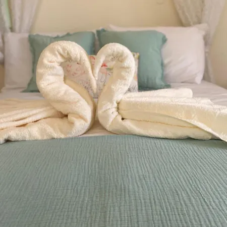 Hostl - Beds & - The Paphos, Old Town Hostel