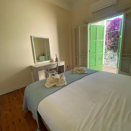 Hostl - Beds & - The Paphos, Old Town Hostel Paphos
